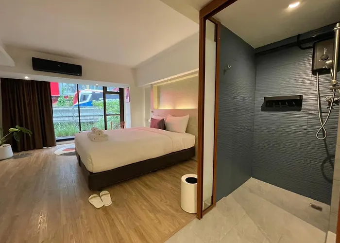 Zayn Phrom Phong - Near Skytrain Phrom Phong Station 3*