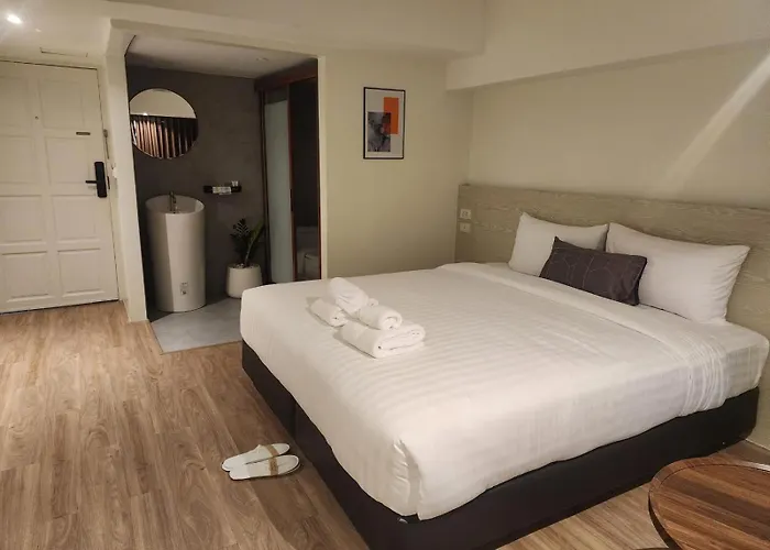 Hotel Zayn Phrom Phong - Near Skytrain Phrom Phong Station