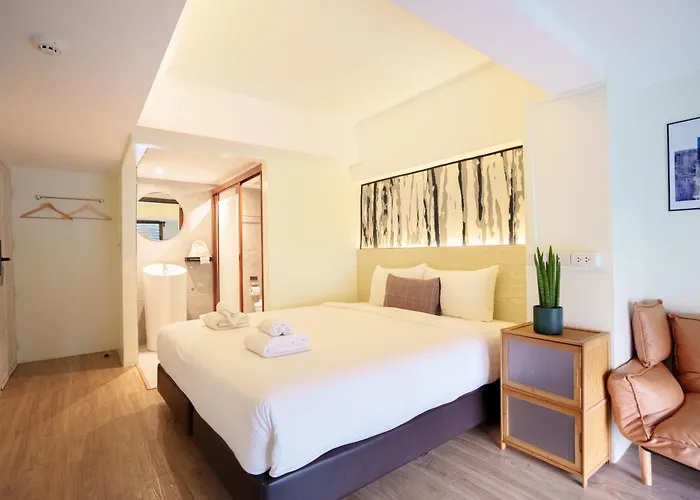 Zayn Phrom Phong - Near Skytrain Phrom Phong Station