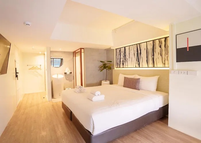 Zayn Phrom Phong - Near Skytrain Phrom Phong Station 3*