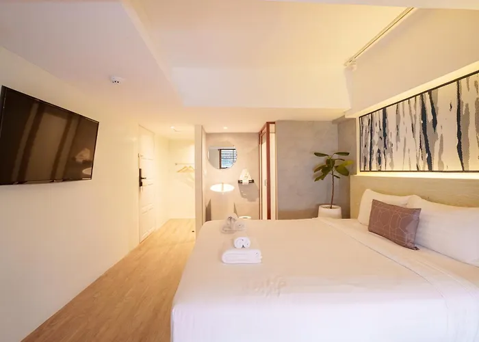 Zayn Phrom Phong - Near Skytrain Phrom Phong Station