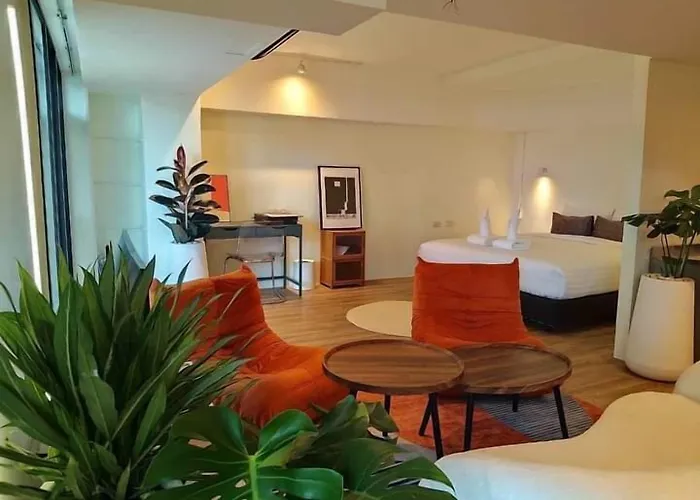 Zayn Phrom Phong - Near Skytrain Phrom Phong Station 호텔