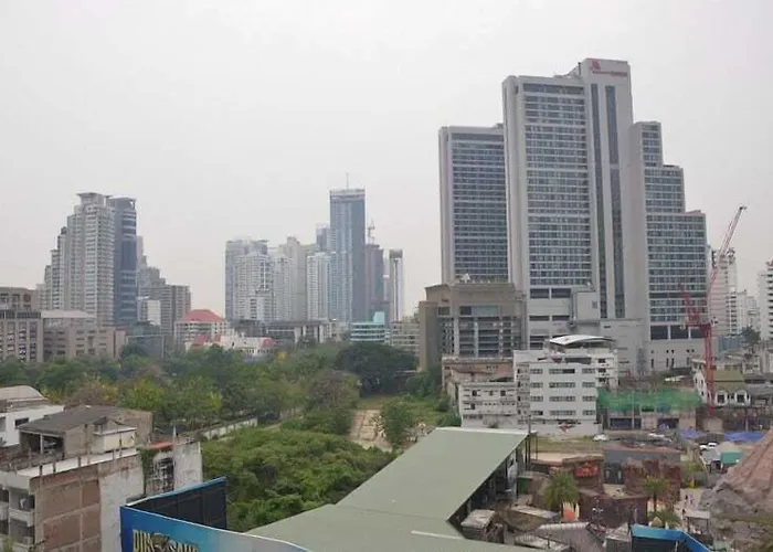 Hotel Zayn Phrom Phong - Near Skytrain Phrom Phong Station 3*