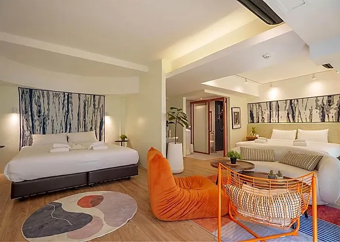 Zayn Phrom Phong - Near Skytrain Phrom Phong Station 호텔