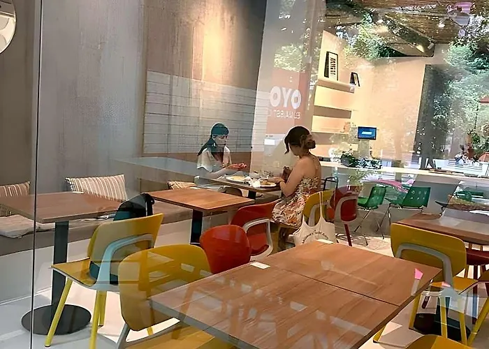 Zayn Phrom Phong - Near Skytrain Phrom Phong Station