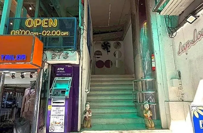 Hotel Zayn Phrom Phong - Near Skytrain Phrom Phong Station 3*