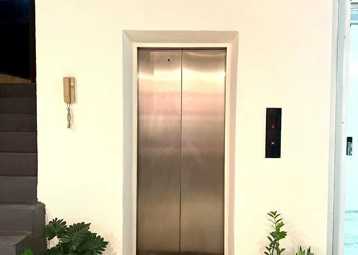 Zayn Phrom Phong - Near Skytrain Phrom Phong Station فندق